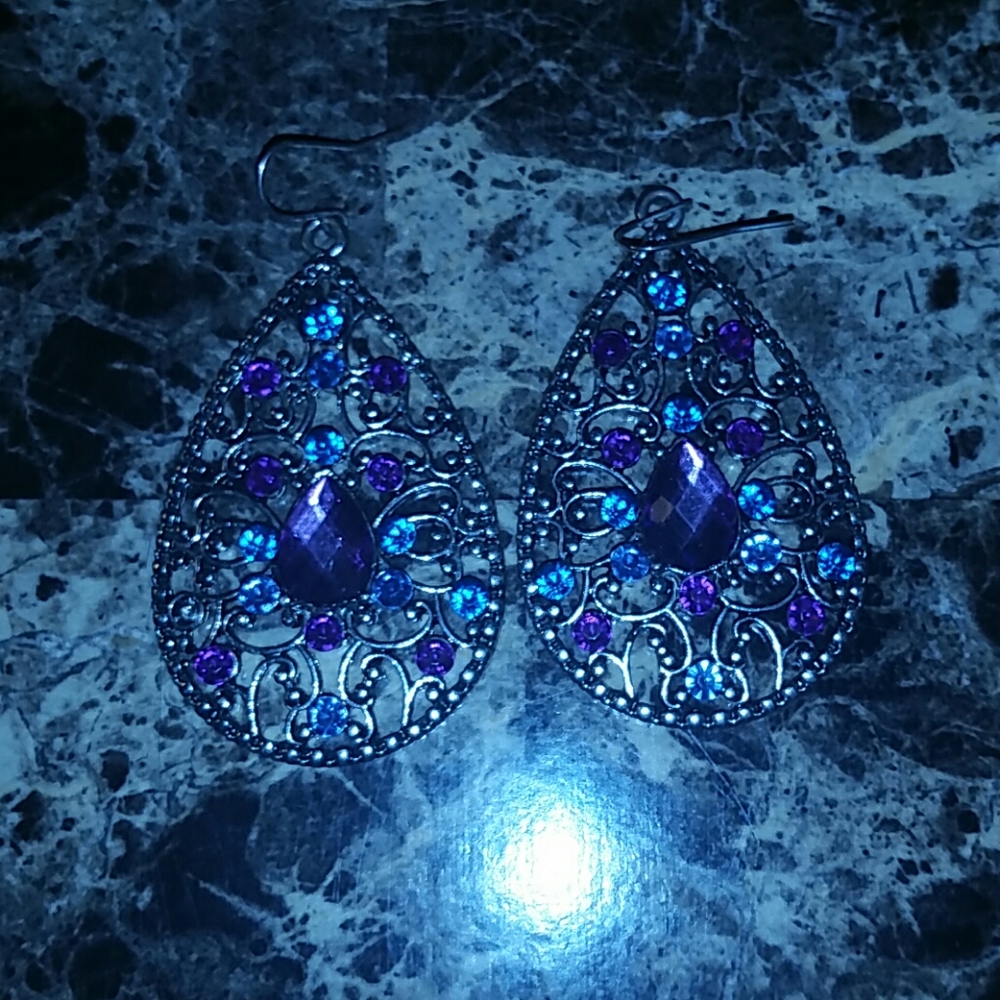 Amazing set of multi-colored earrings